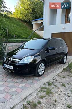 Минивэн Opel Zafira 2010 в 