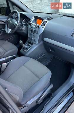 Минивэн Opel Zafira 2010 в 