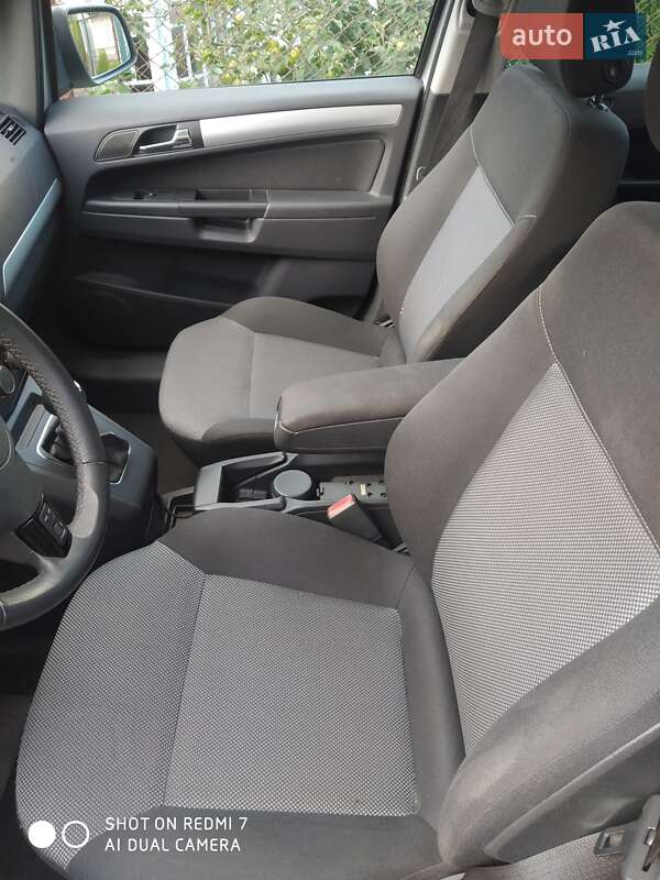 Мінівен Opel Zafira 2011 в Острозі