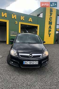 Минивэн Opel Zafira 2008 в 