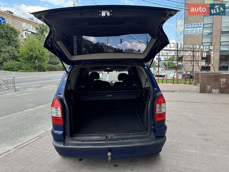 Минивэн Opel Zafira 2005 в Киеве