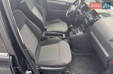 Минивэн Opel Zafira 2011 в 