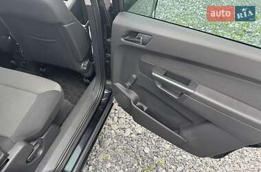 Минивэн Opel Zafira 2011 в 