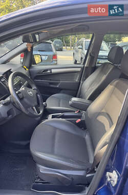 Минивэн Opel Zafira 2009 в 