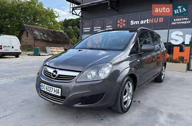 Минивэн Opel Zafira 2011 в 