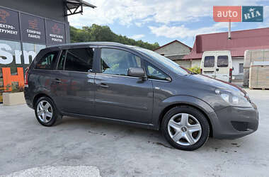 Минивэн Opel Zafira 2011 в 