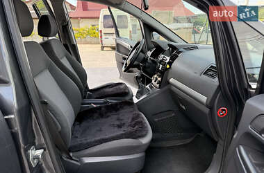 Минивэн Opel Zafira 2011 в 