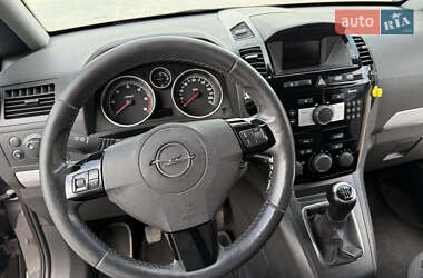 Минивэн Opel Zafira 2011 в 