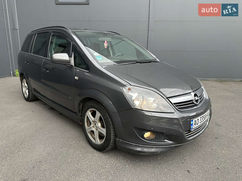 Минивэн Opel Zafira 2009 в Киеве