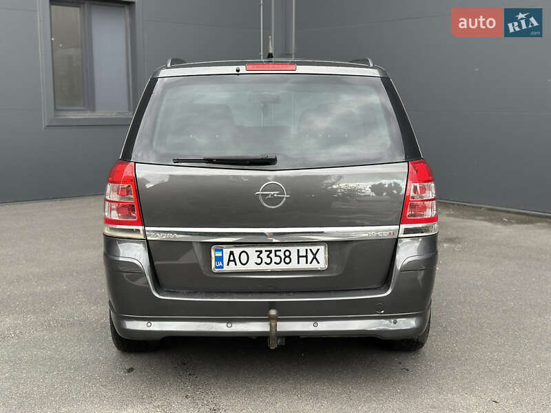 Минивэн Opel Zafira 2009 в Киеве