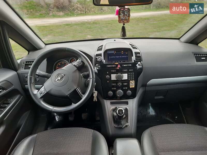 Минивэн Opel Zafira 2009 в Тернополе