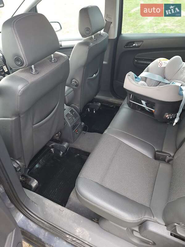 Минивэн Opel Zafira 2009 в Тернополе