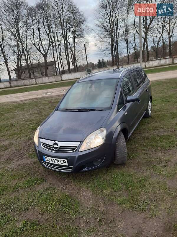 Минивэн Opel Zafira 2009 в Тернополе