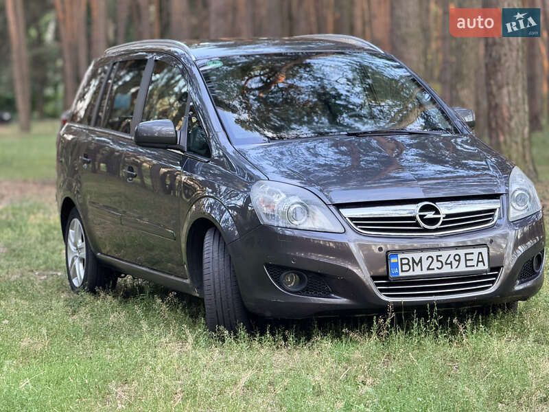 Минивэн Opel Zafira 2010 в Сумах