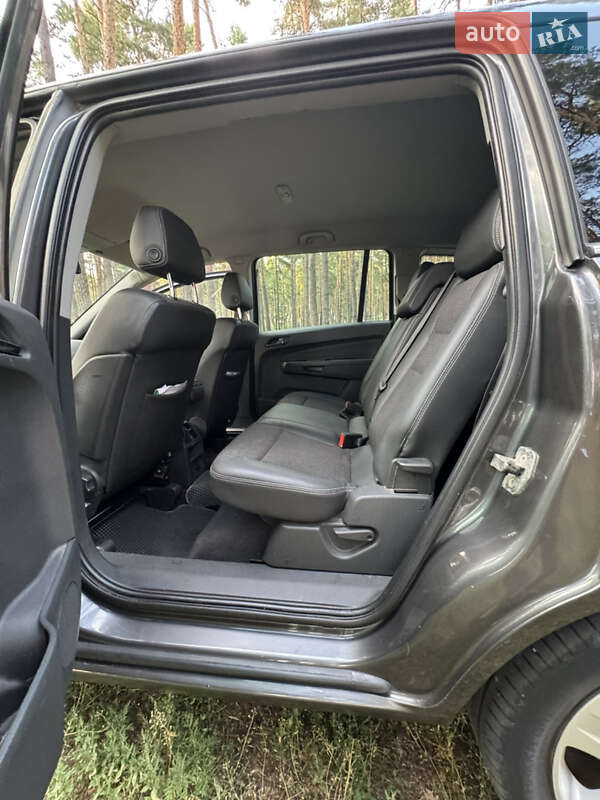 Минивэн Opel Zafira 2010 в Сумах