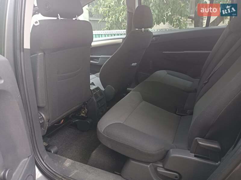 Минивэн Opel Zafira 2008 в Ракитном