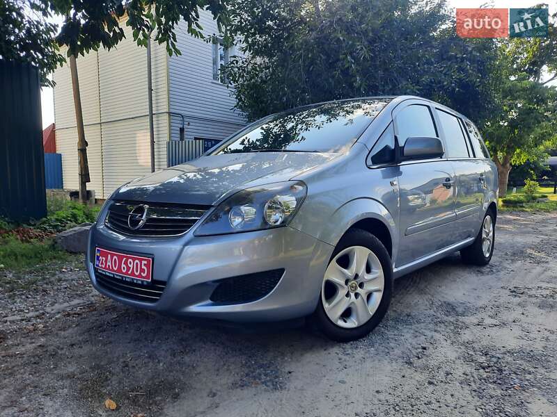 Минивэн Opel Zafira 2010 в Полтаве