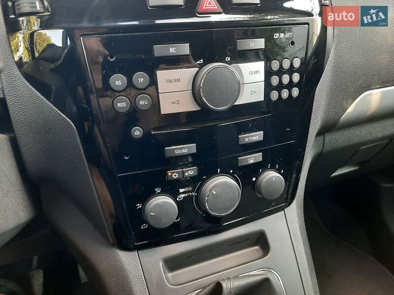 Минивэн Opel Zafira 2010 в Полтаве