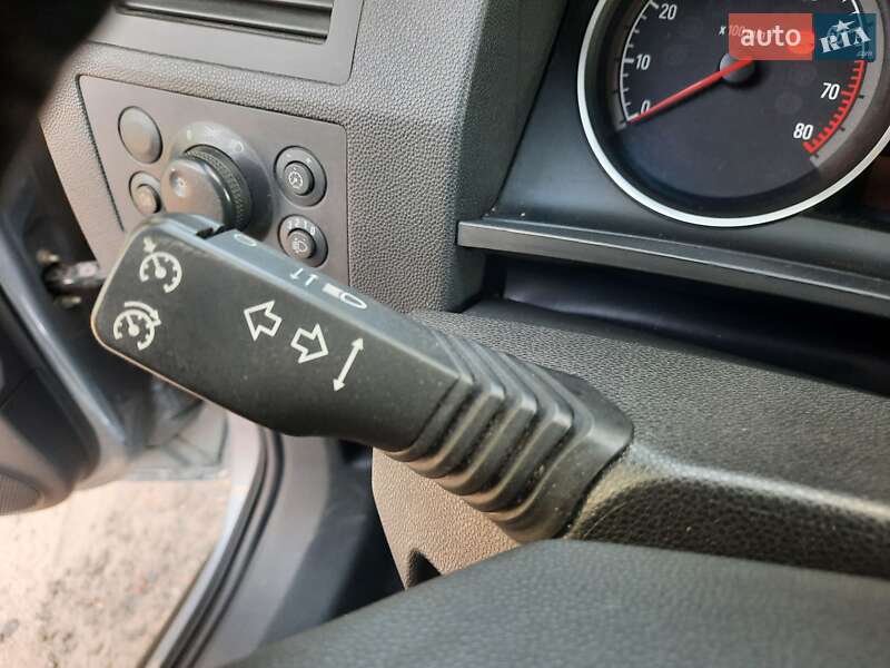 Минивэн Opel Zafira 2010 в Полтаве
