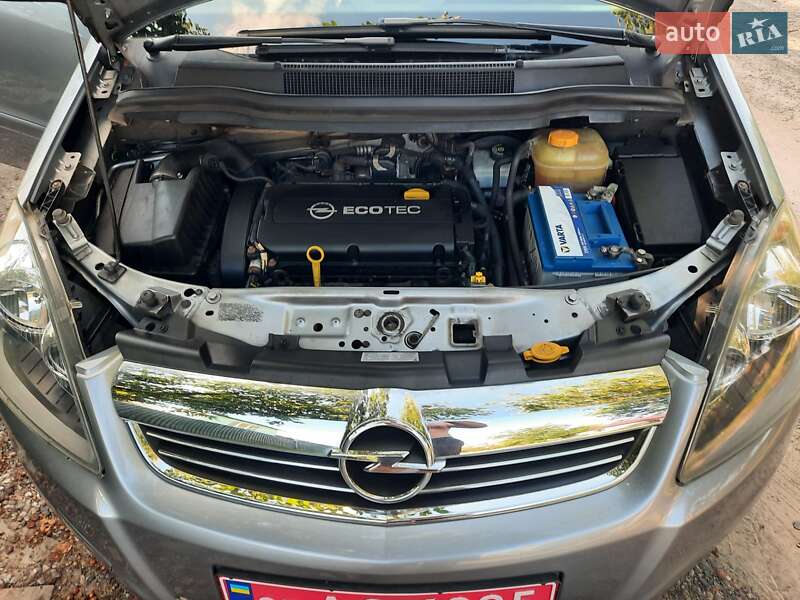Минивэн Opel Zafira 2010 в Полтаве