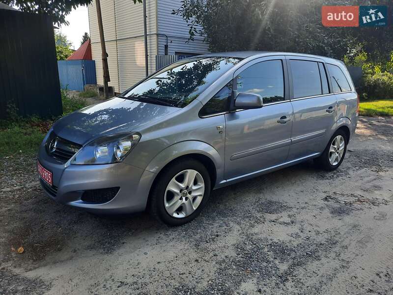 Минивэн Opel Zafira 2010 в Полтаве