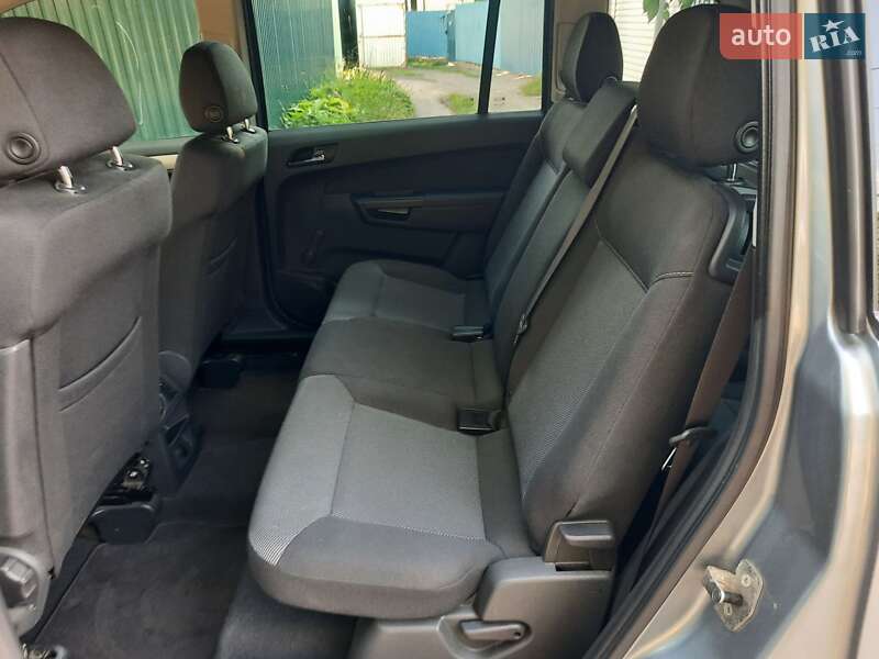 Минивэн Opel Zafira 2010 в Полтаве