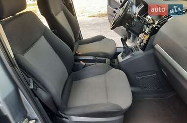 Мінівен Opel Zafira 2010 в 