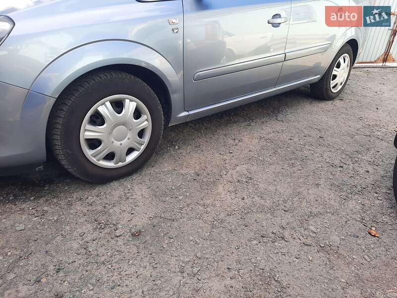 Минивэн Opel Zafira 2010 в Полтаве