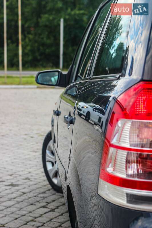 Минивэн Opel Zafira 2008 в Надворной
