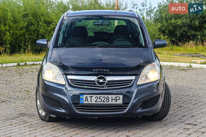 Минивэн Opel Zafira 2008 в Надворной