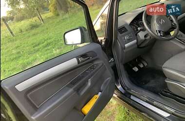 Минивэн Opel Zafira 2010 в 