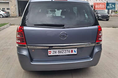 Минивэн Opel Zafira 2010 в 