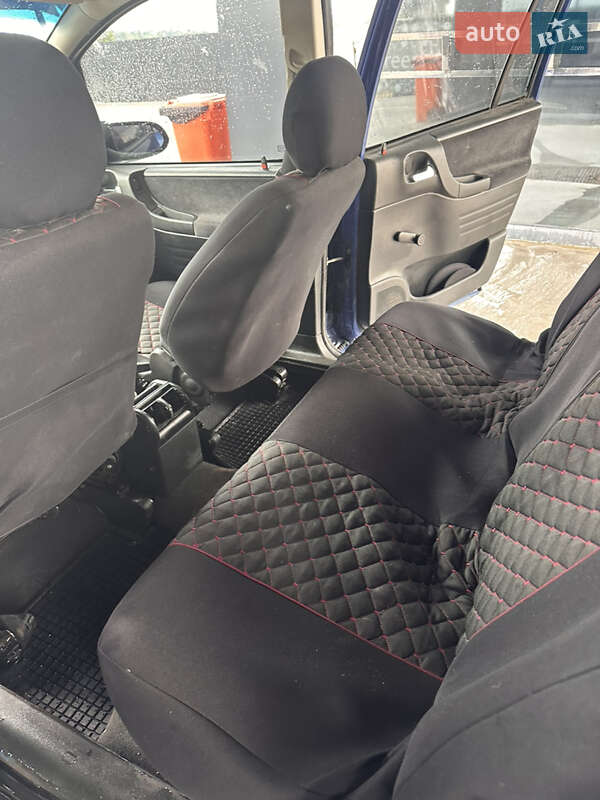 Минивэн Opel Zafira 2001 в Каменец-Подольском фото 4 Минивэн Opel Zafira 2001 в Каменец-Подольском