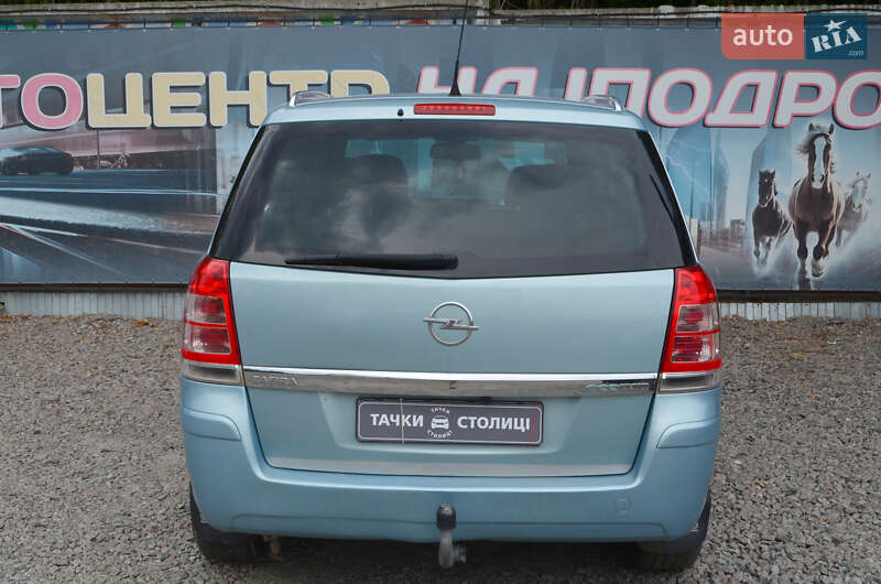 Минивэн Opel Zafira 2010 в Киеве