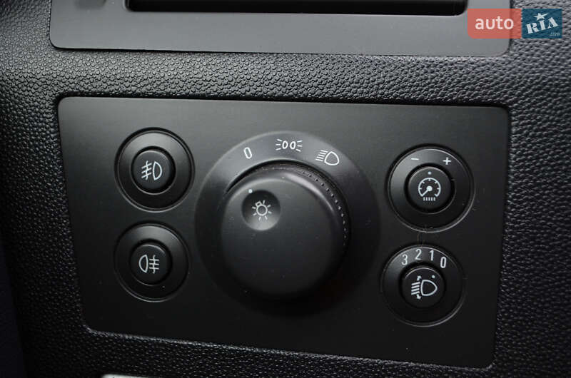 Минивэн Opel Zafira 2010 в Киеве