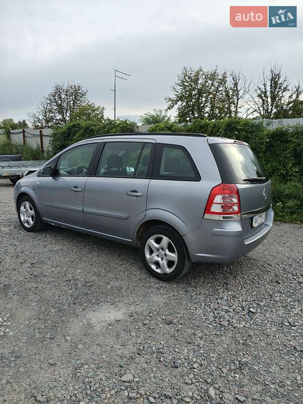 Мінівен Opel Zafira 2008 в Києві