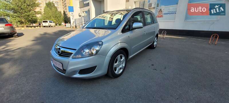 Opel Zafira 2012