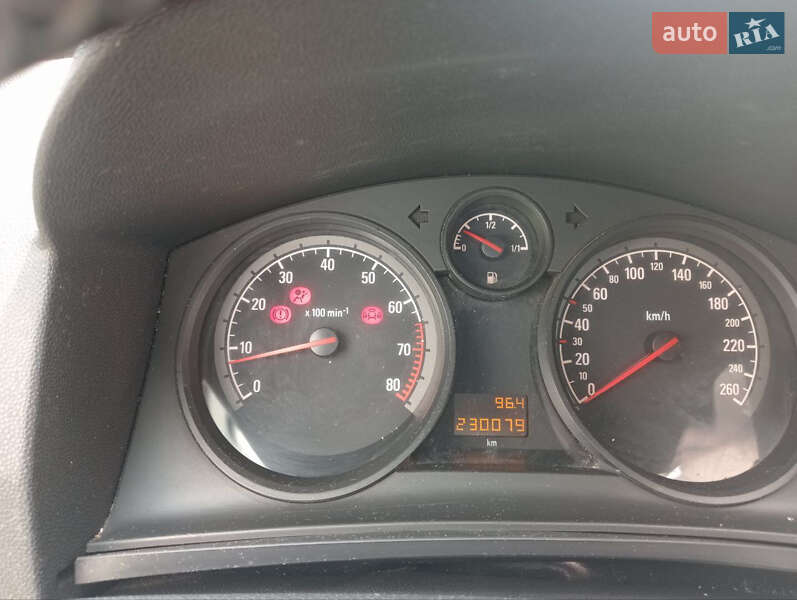 Минивэн Opel Zafira 2009 в Киеве