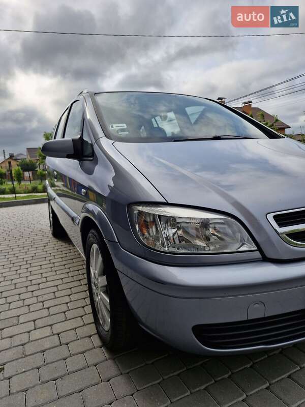 Минивэн Opel Zafira 2005 в Виннице
