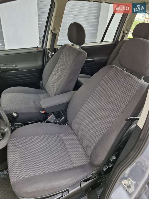 Минивэн Opel Zafira 2005 в Виннице