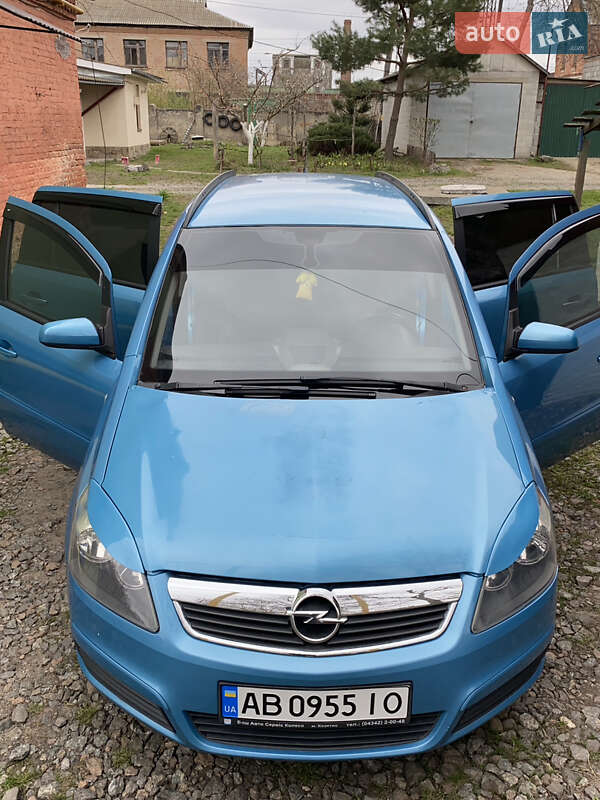 Минивэн Opel Zafira 2005 в 