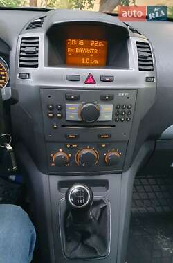 Минивэн Opel Zafira 2007 в 