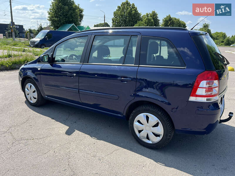 Минивэн Opel Zafira 2012 в Луцке