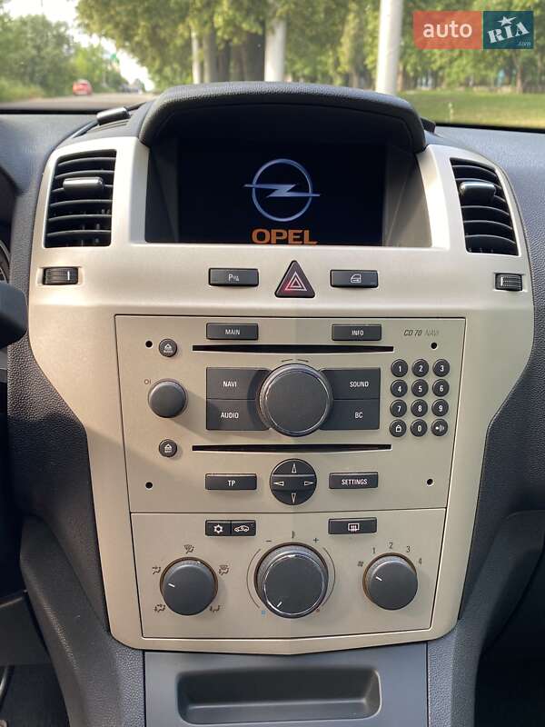 Минивэн Opel Zafira 2008 в Полтаве