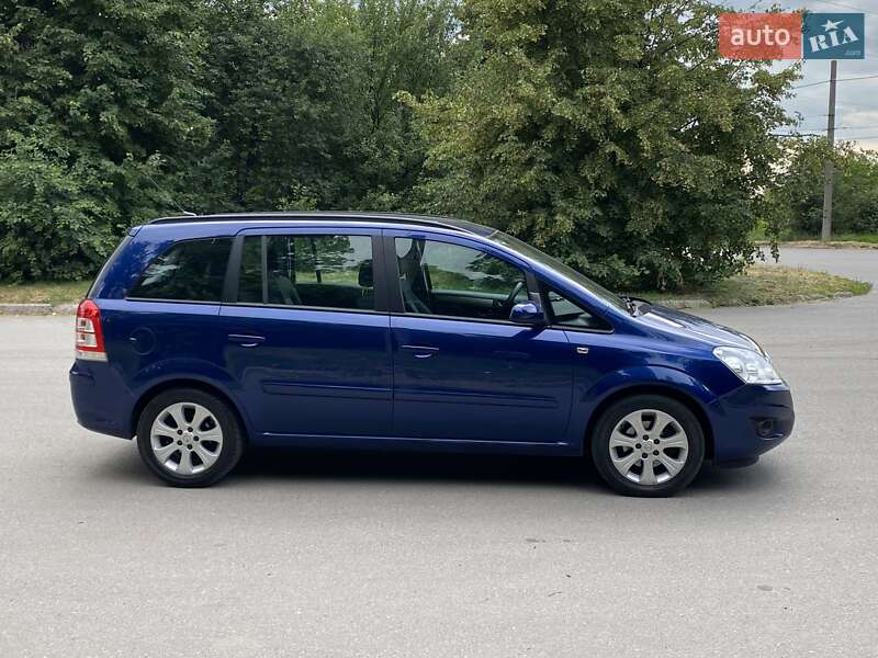 Минивэн Opel Zafira 2008 в Полтаве