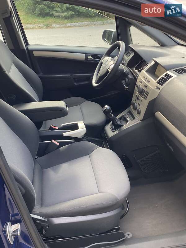 Минивэн Opel Zafira 2008 в Полтаве
