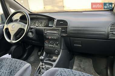 Минивэн Opel Zafira 2000 в 