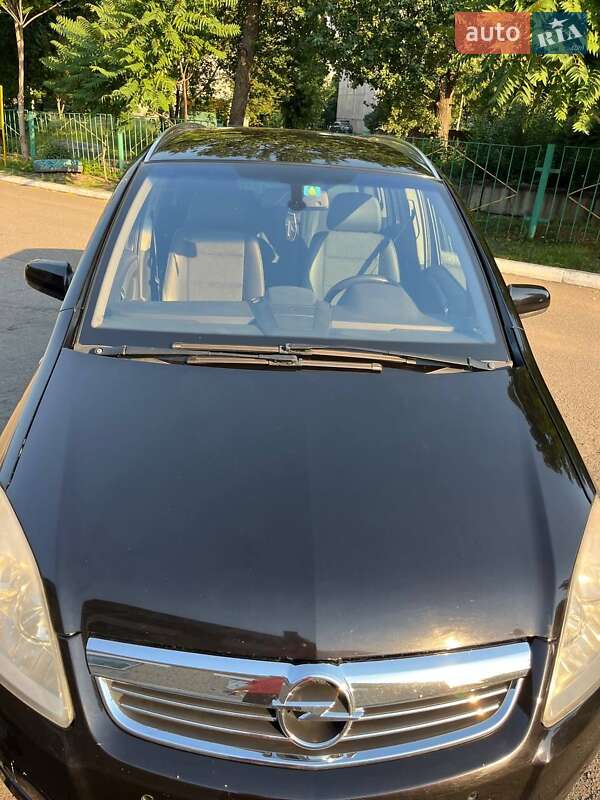 Минивэн Opel Zafira 2008 в Першотравенске