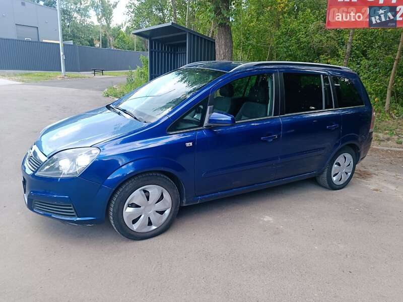 Минивэн Opel Zafira 2005 в Киеве