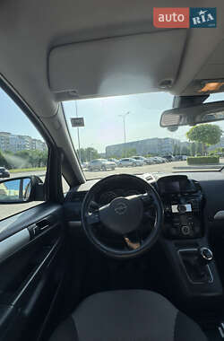 Минивэн Opel Zafira 2012 в 